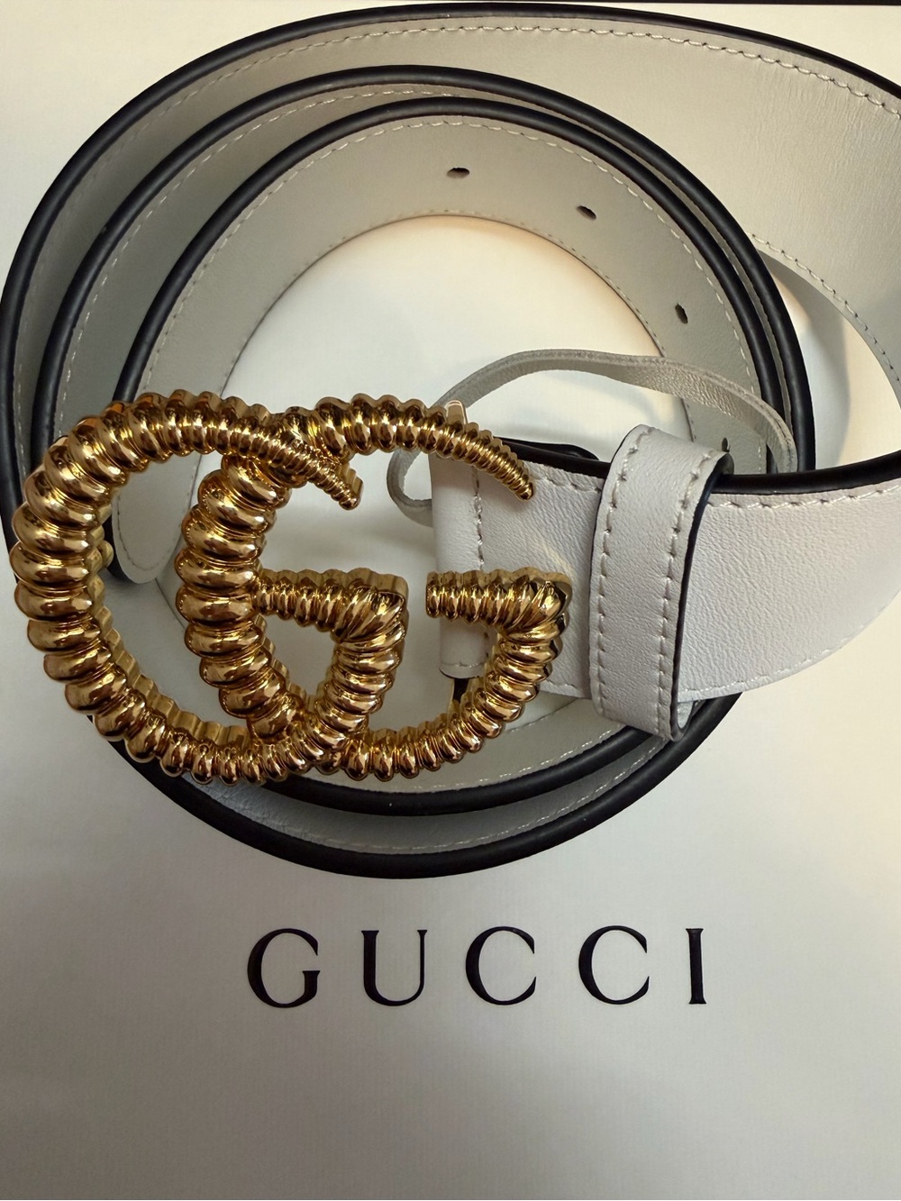 Gucci White Leather Belt with Textured Gold Double G Buckle